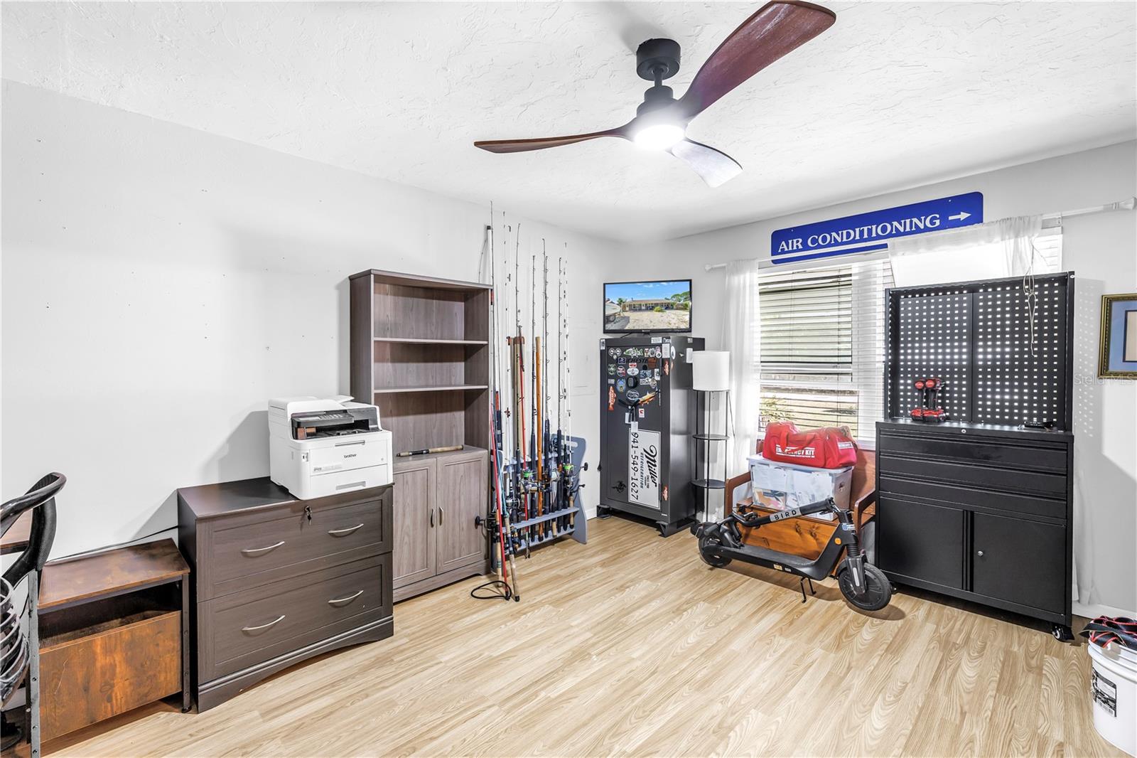 Image 17 of 31 For 4078 Groveland Avenue