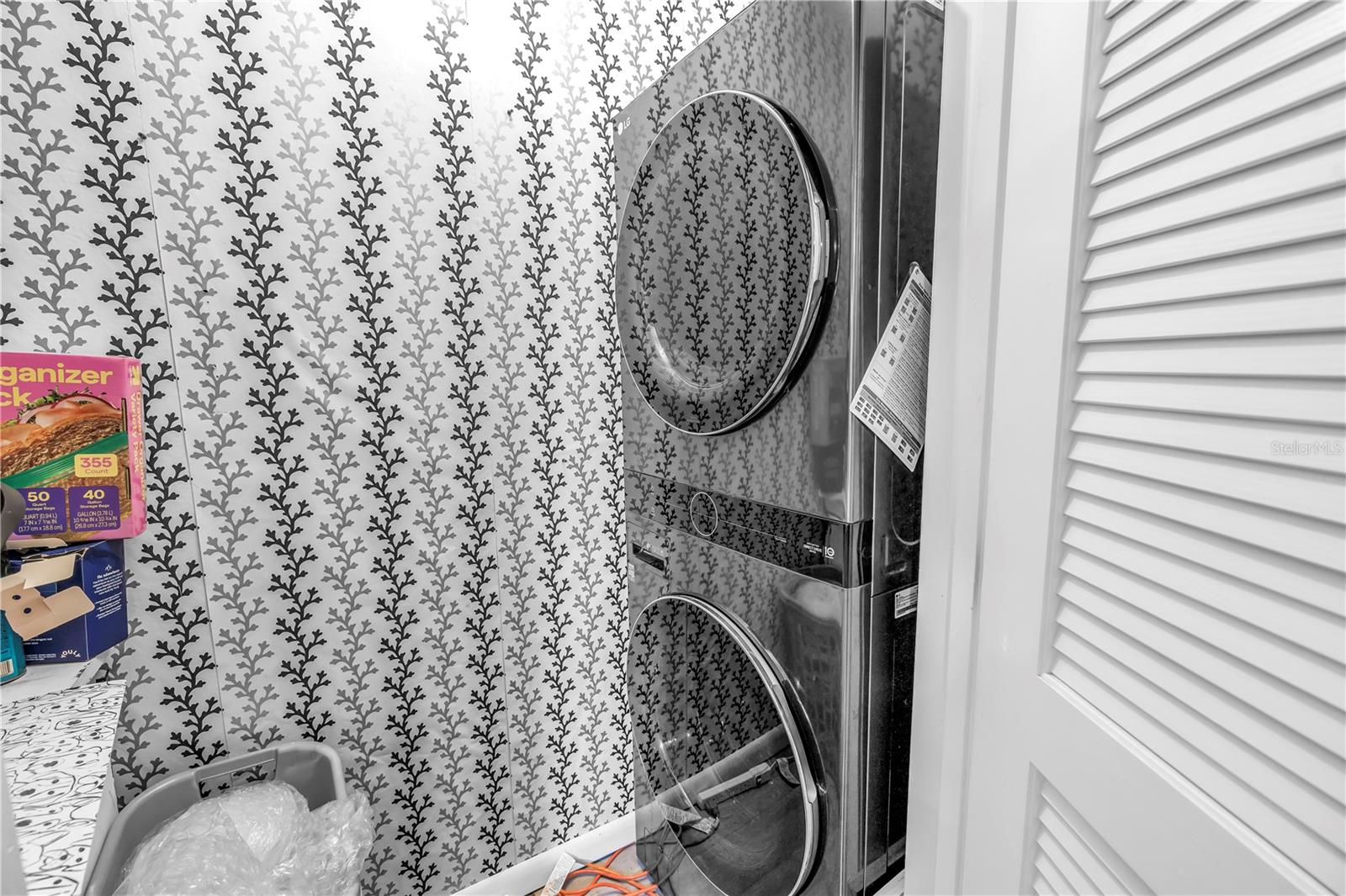 Image 19 of 31 For 4078 Groveland Avenue