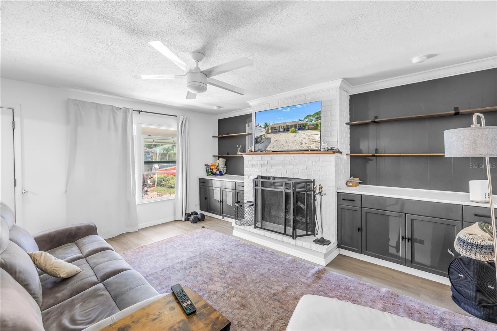 Image 5 of 31 For 4078 Groveland Avenue