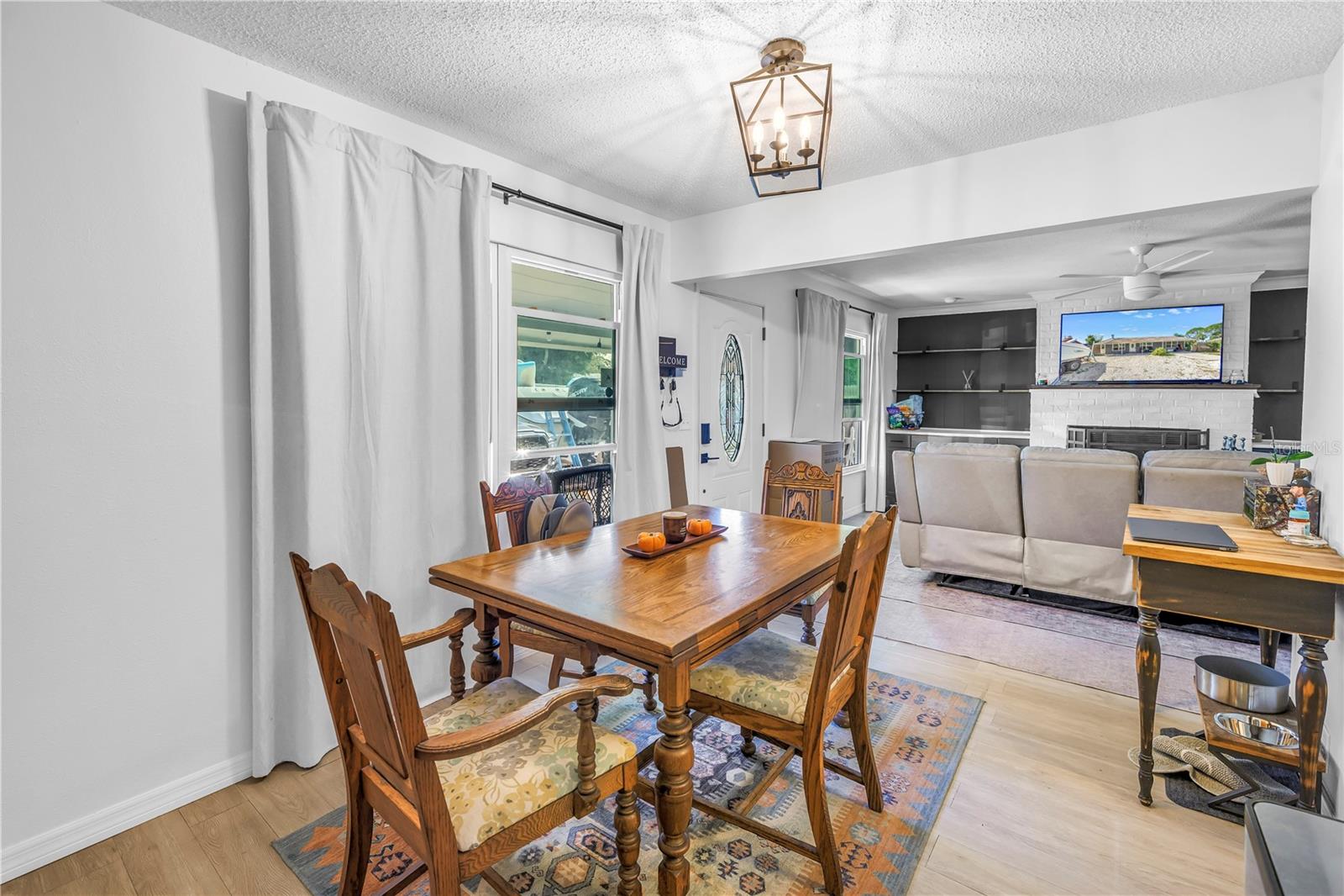 Image 7 of 31 For 4078 Groveland Avenue