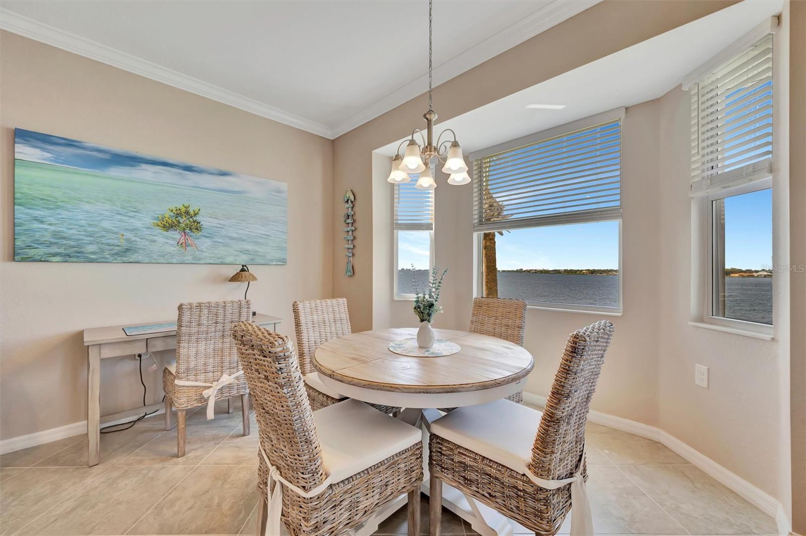 Image 18 of 67 For 1020 Tidewater Shores Loop 405