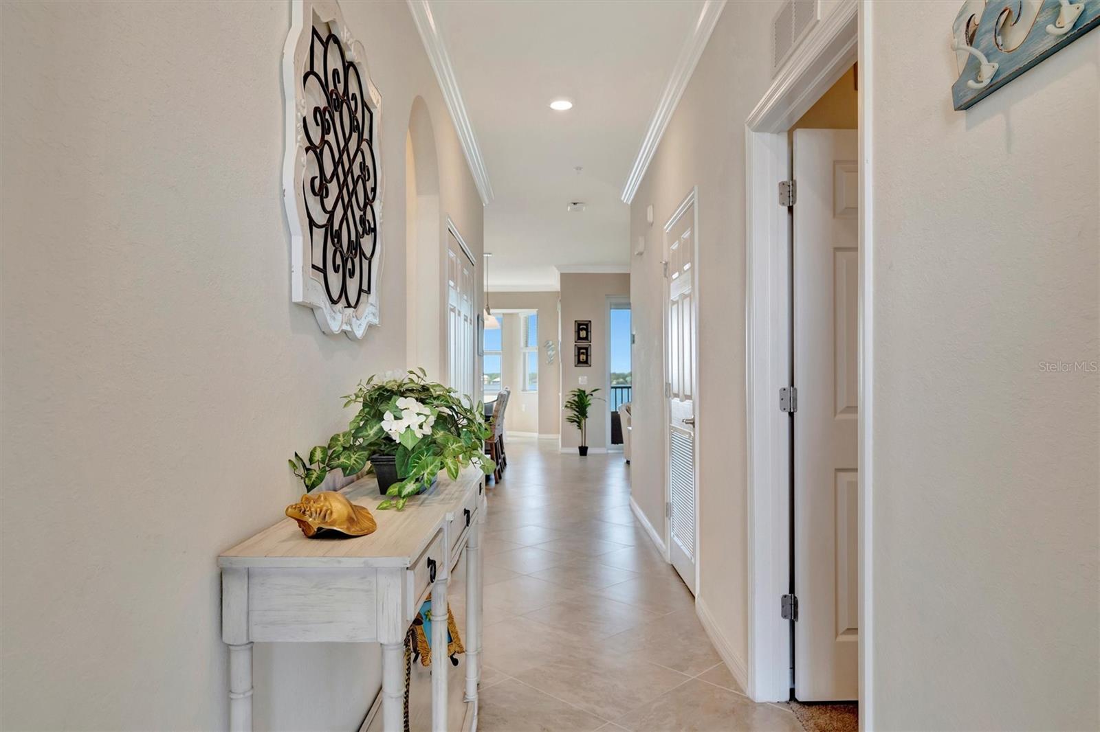 Image 2 of 67 For 1020 Tidewater Shores Loop 405