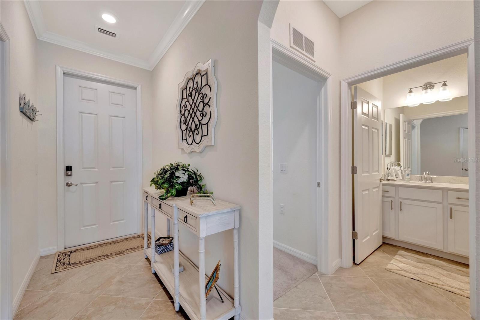 Image 21 of 67 For 1020 Tidewater Shores Loop 405