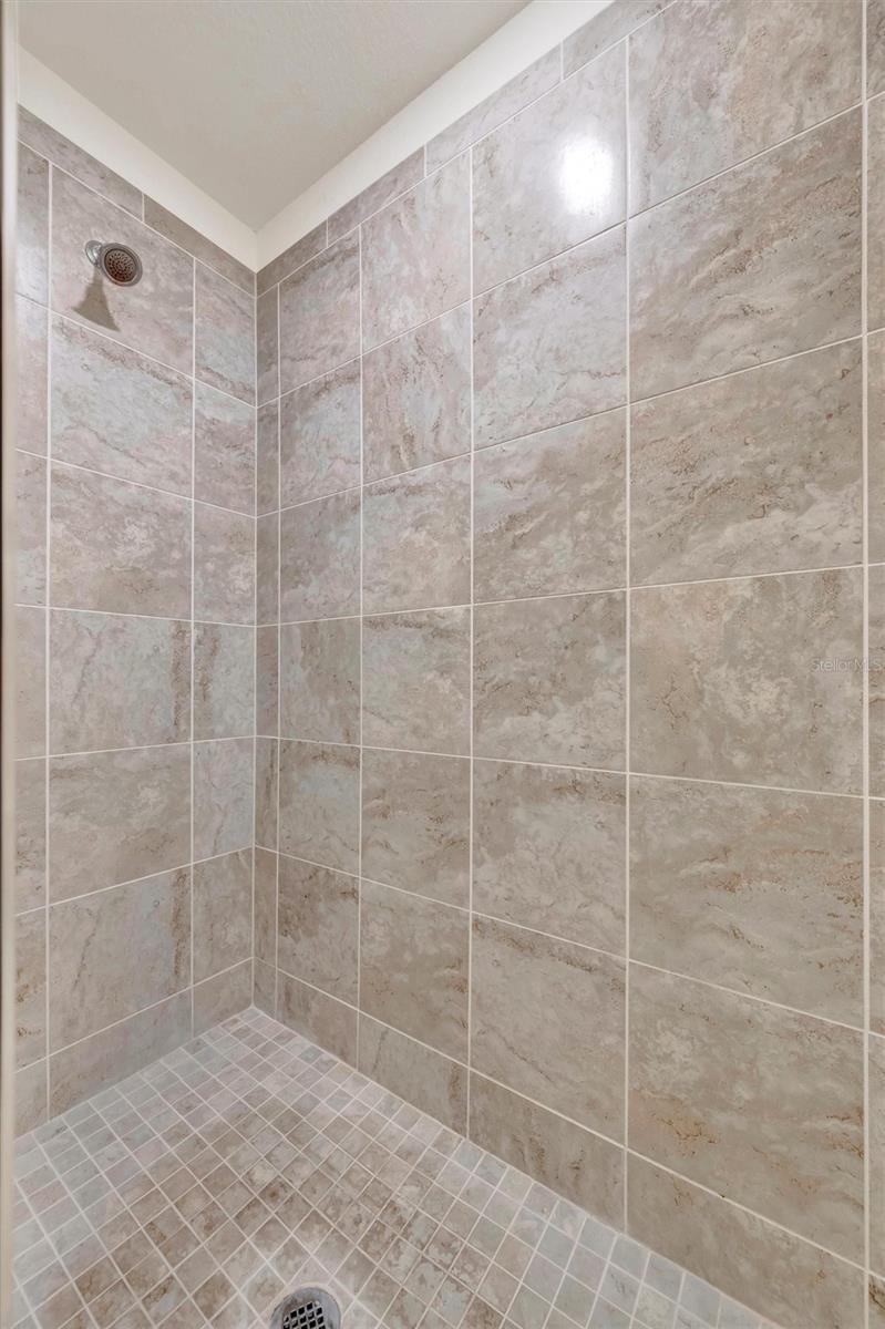 Image 27 of 67 For 1020 Tidewater Shores Loop 405