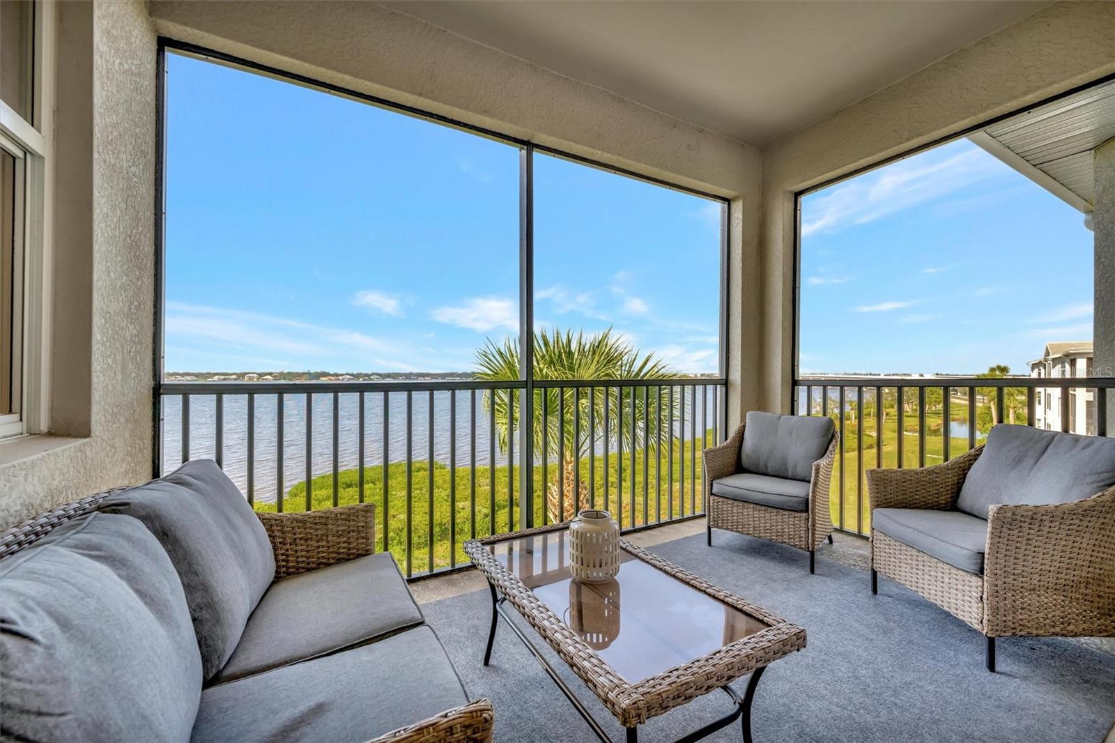 Image 33 of 67 For 1020 Tidewater Shores Loop 405