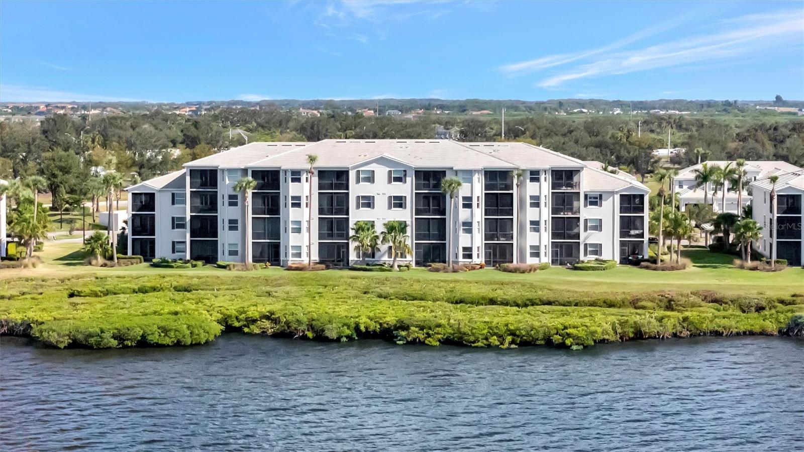 Image 37 of 67 For 1020 Tidewater Shores Loop 405