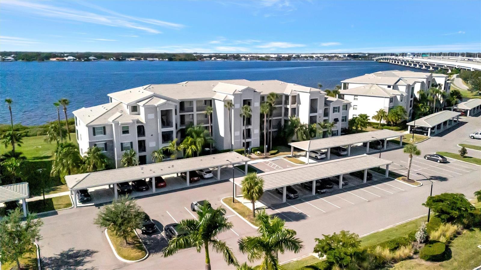 Image 38 of 67 For 1020 Tidewater Shores Loop 405