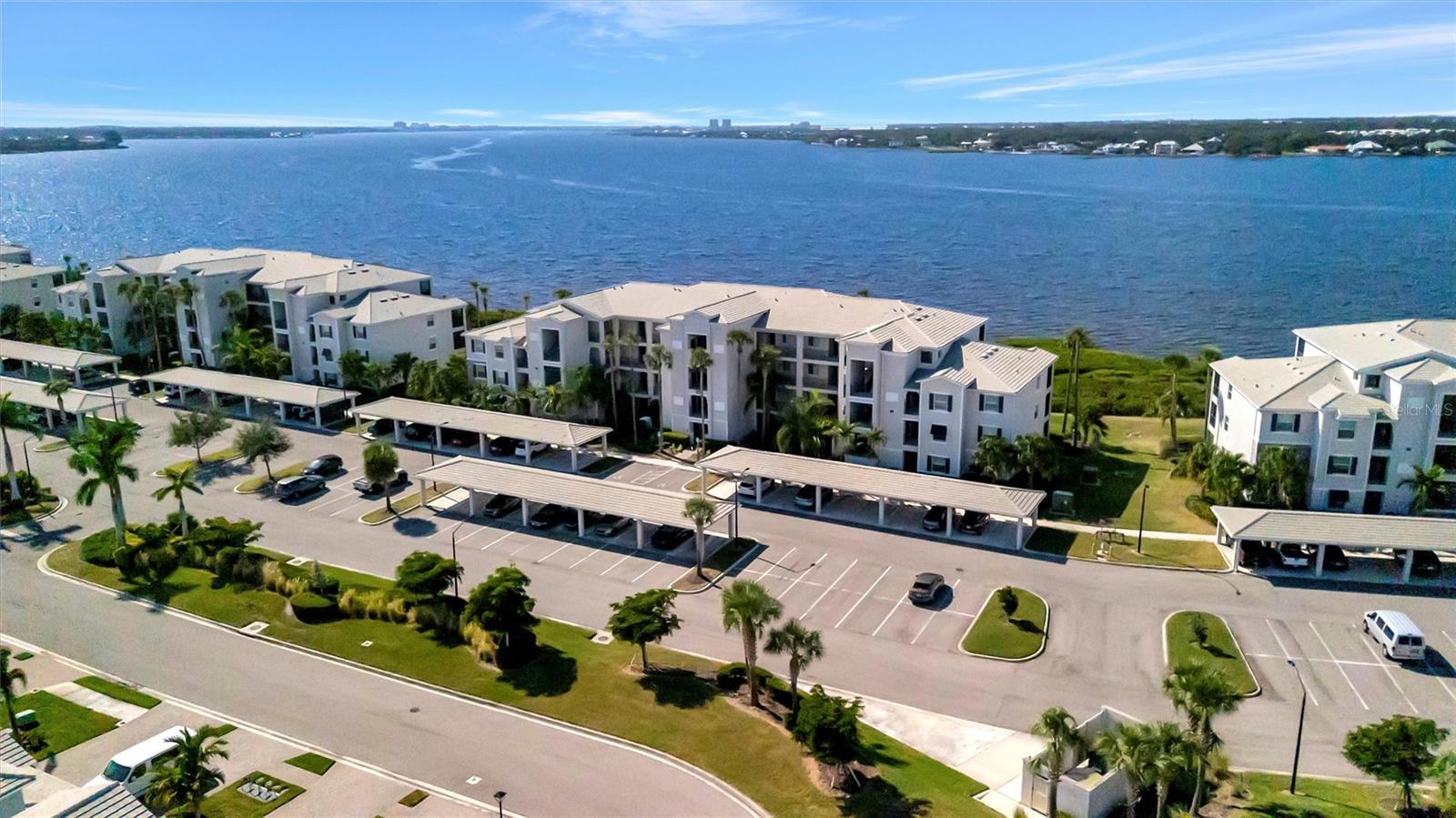 Image 39 of 67 For 1020 Tidewater Shores Loop 405