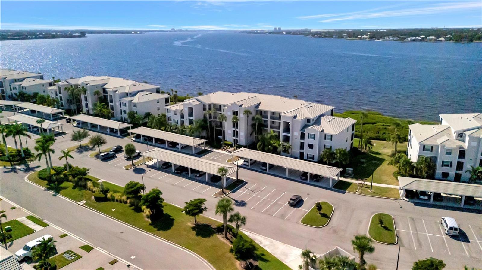 Image 42 of 67 For 1020 Tidewater Shores Loop 405