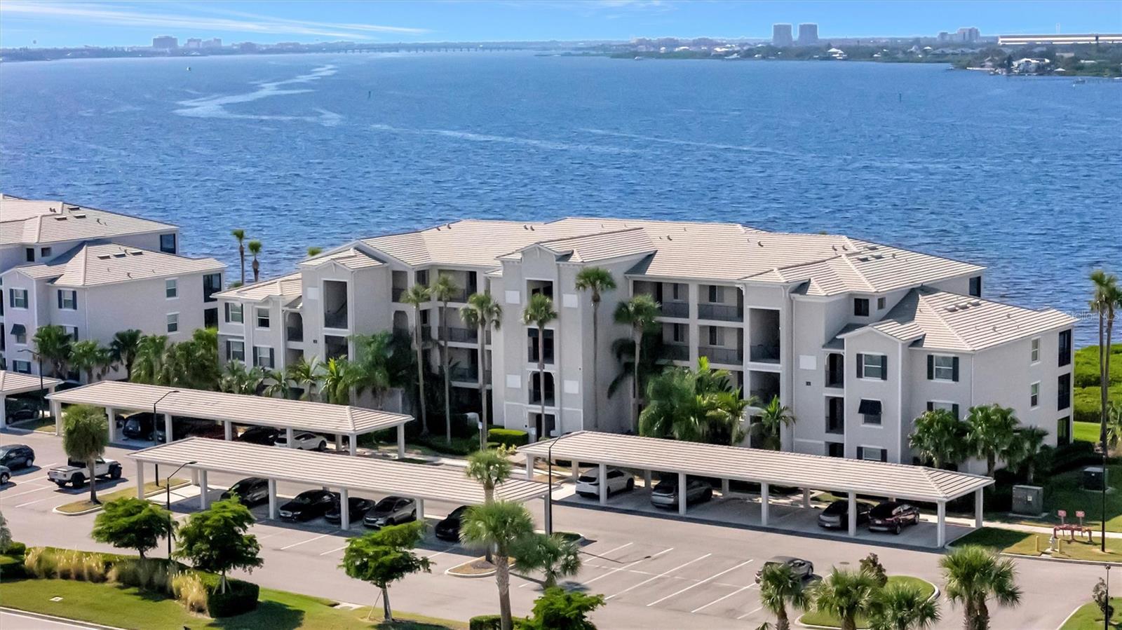 Image 43 of 67 For 1020 Tidewater Shores Loop 405