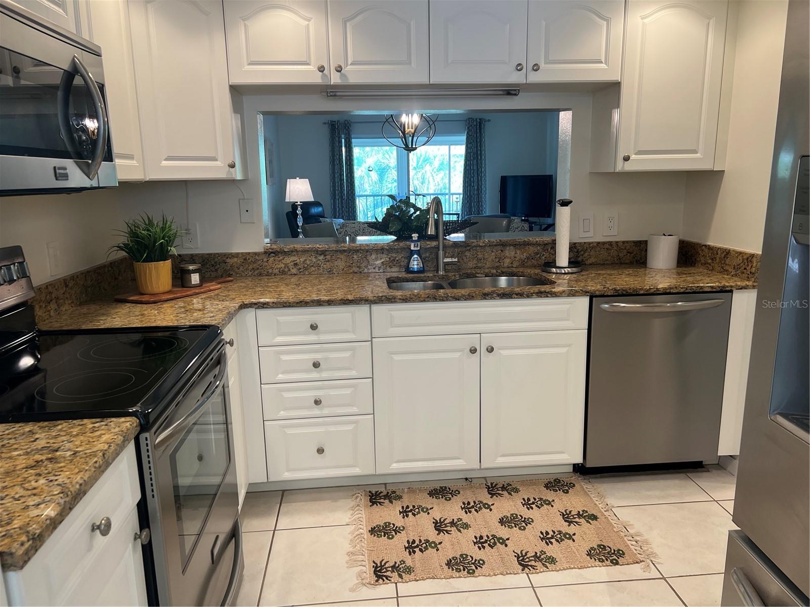 Image 21 of 33 For 6501 Stone River Road 309