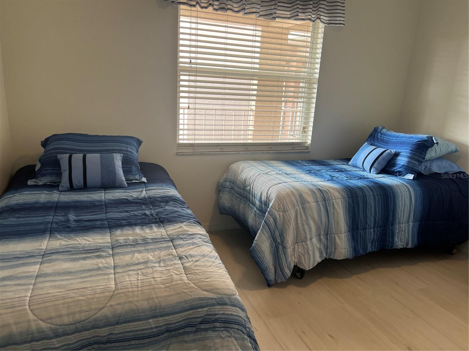 Image 27 of 33 For 6501 Stone River Road 309