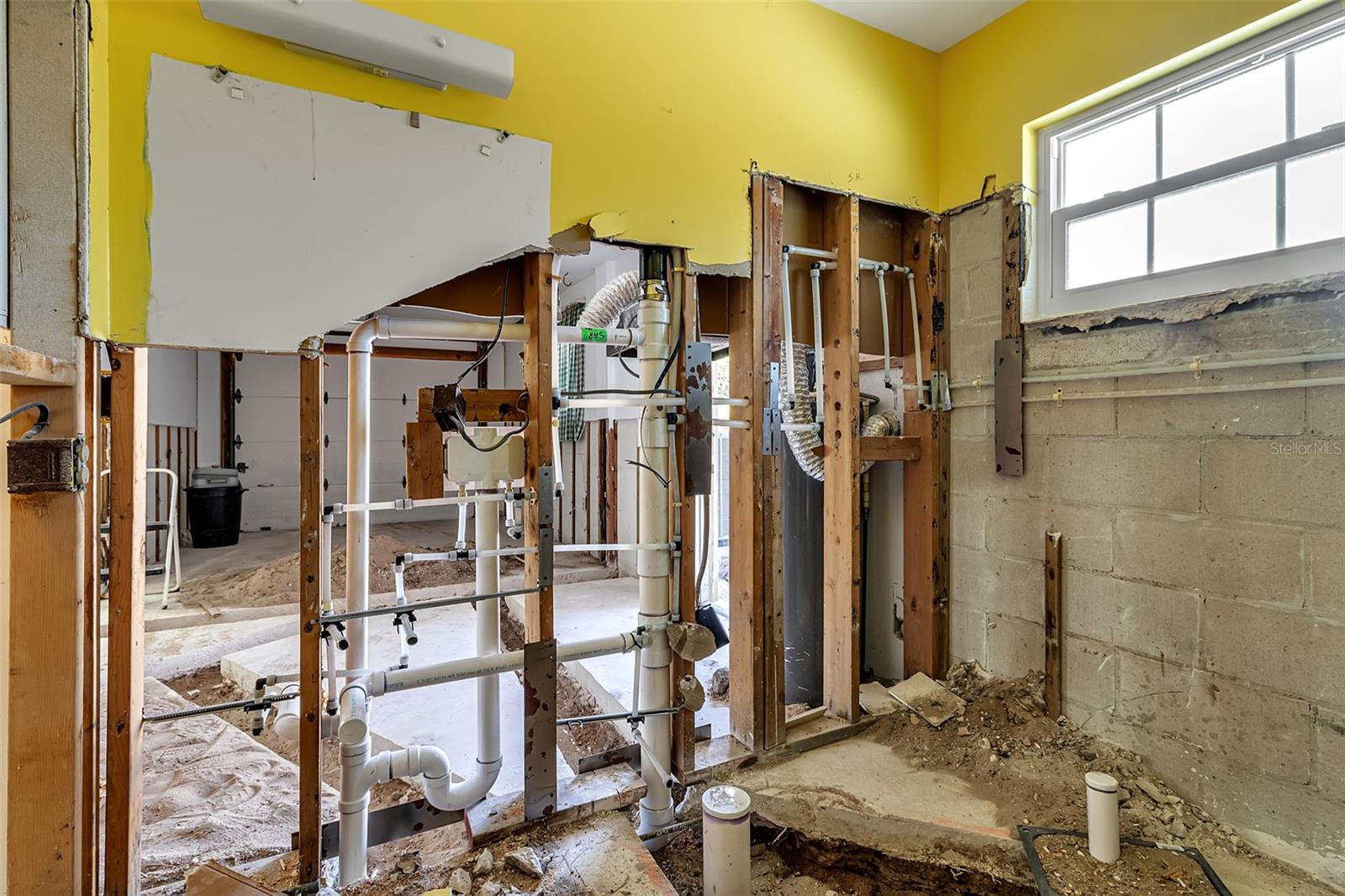 Image 12 of 27 For 315 Avenida De Paradisio