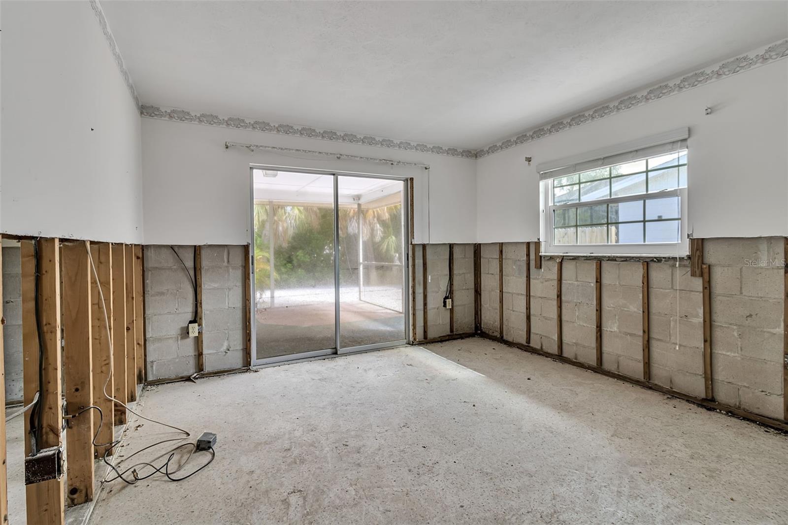 Image 13 of 27 For 315 Avenida De Paradisio