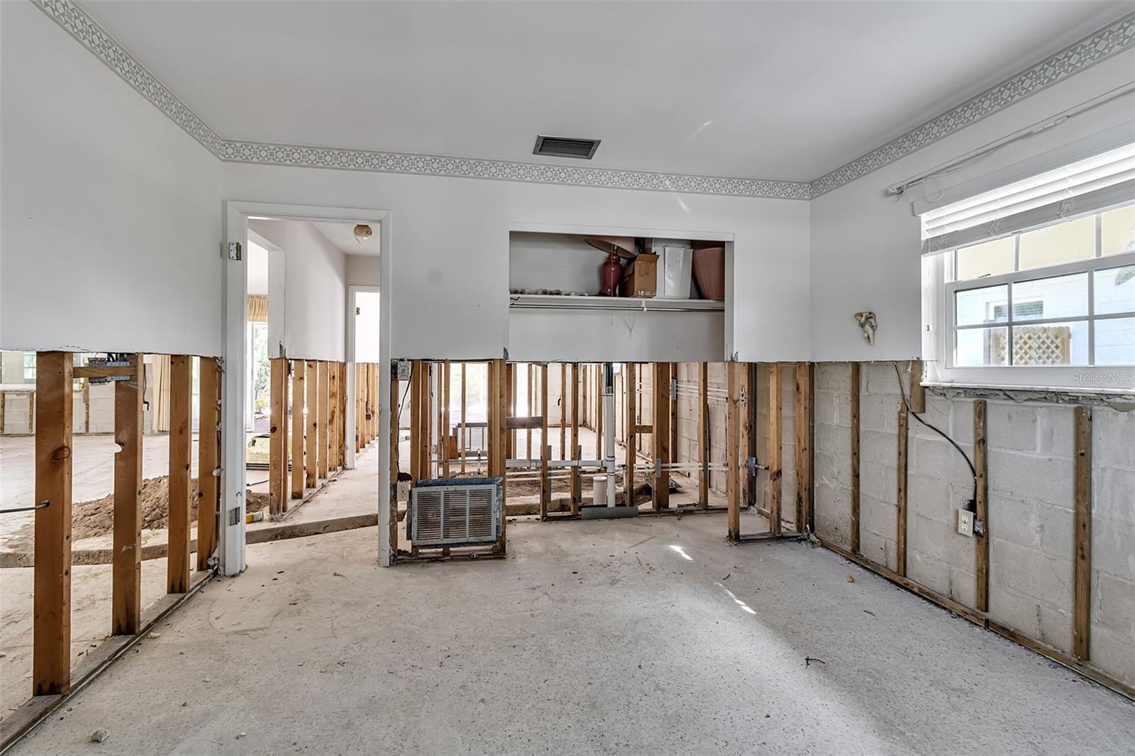 Image 16 of 27 For 315 Avenida De Paradisio