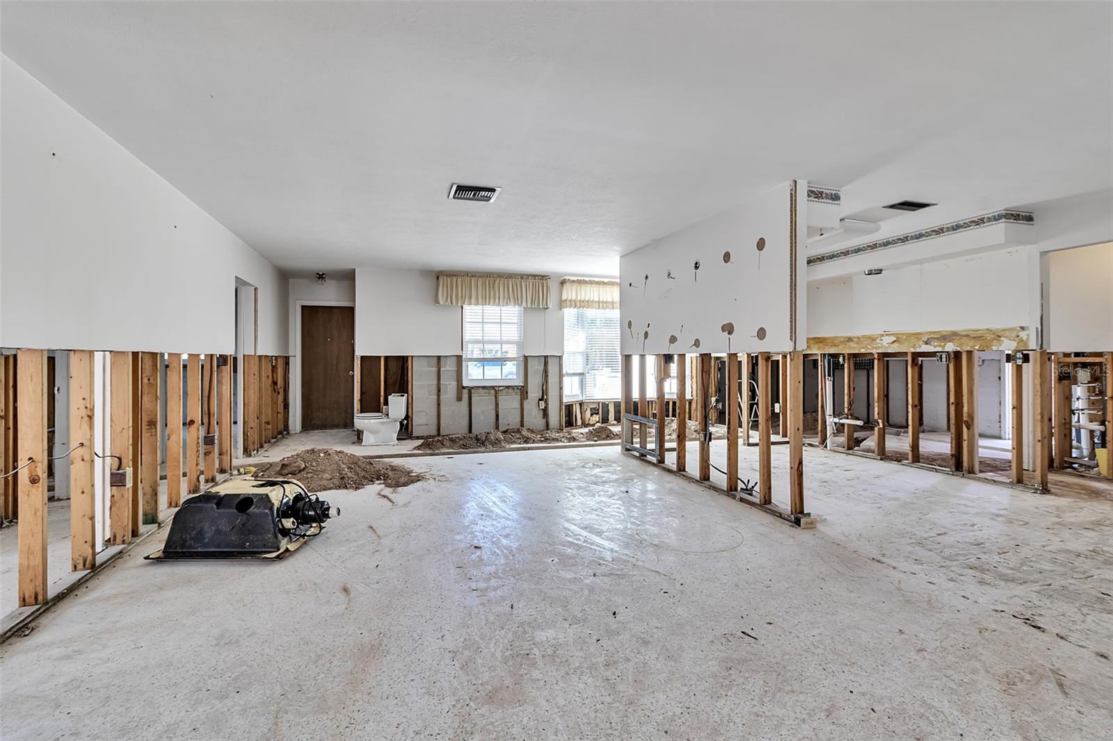 Image 6 of 27 For 315 Avenida De Paradisio