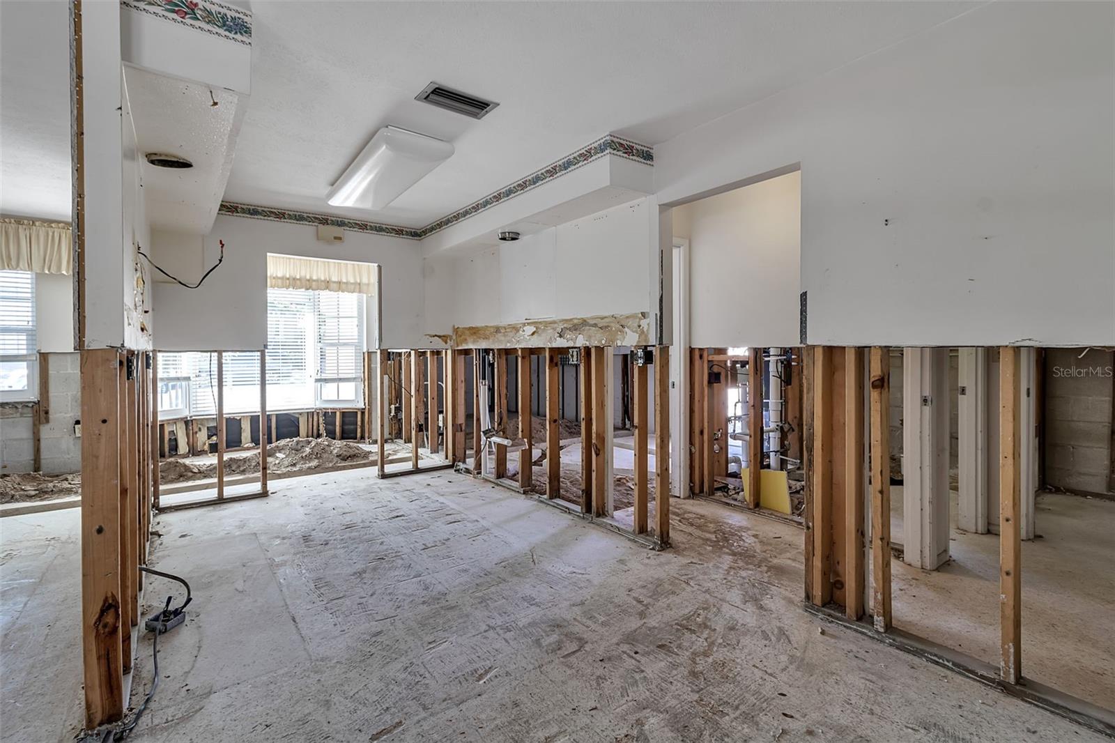 Image 8 of 27 For 315 Avenida De Paradisio