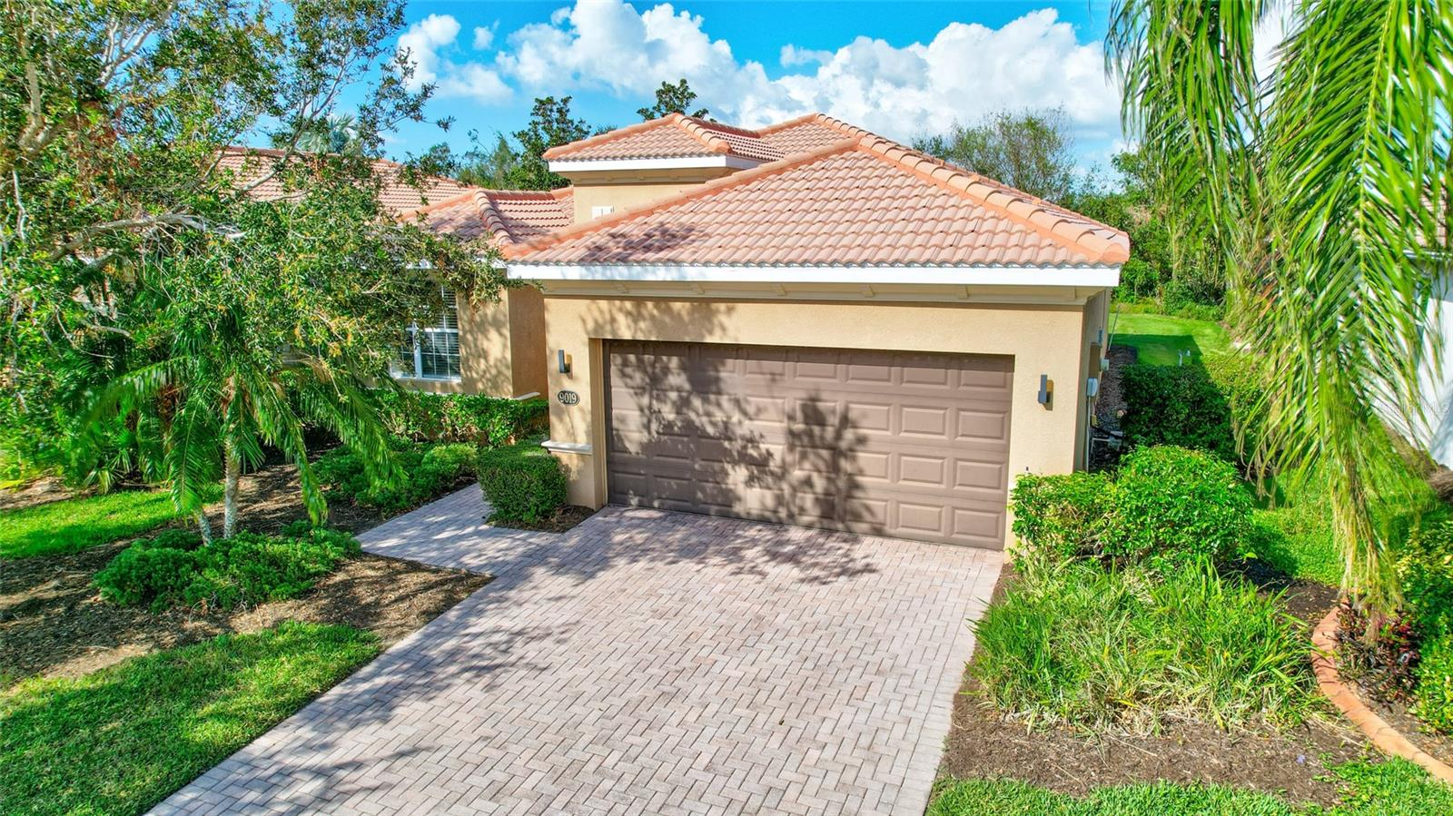 Image 2 of 68 For 9019 Heritage Sound Drive