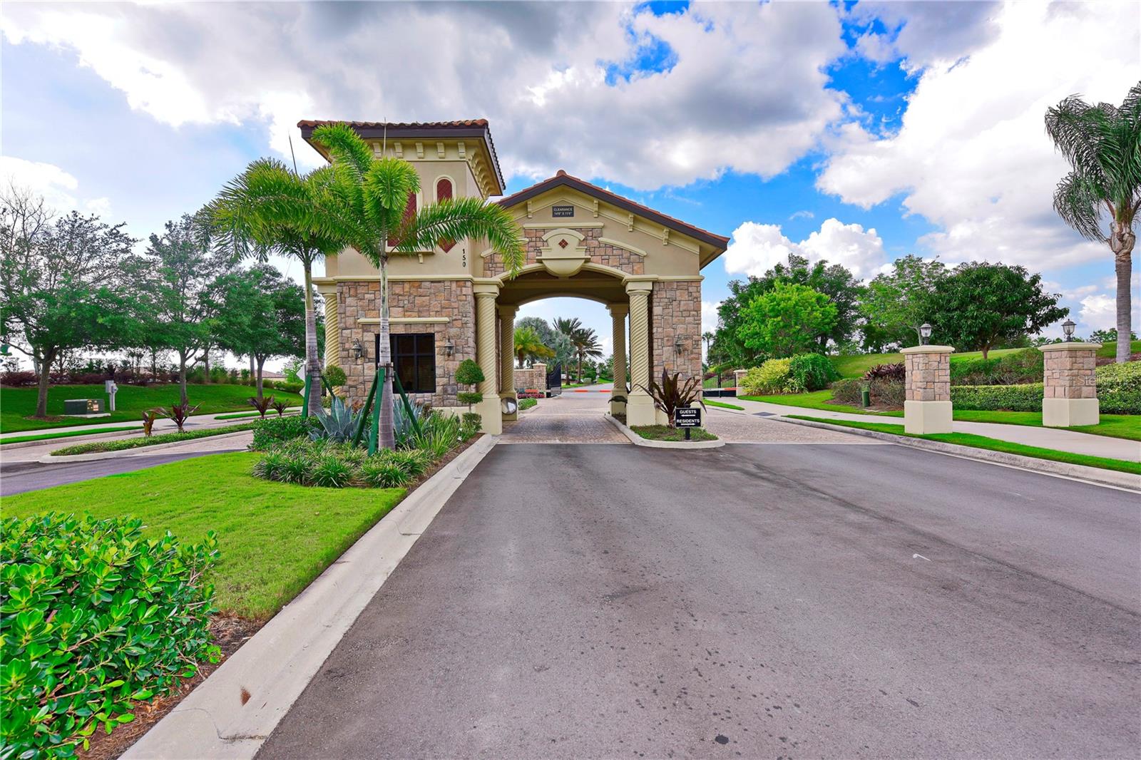 Image 41 of 68 For 9019 Heritage Sound Drive