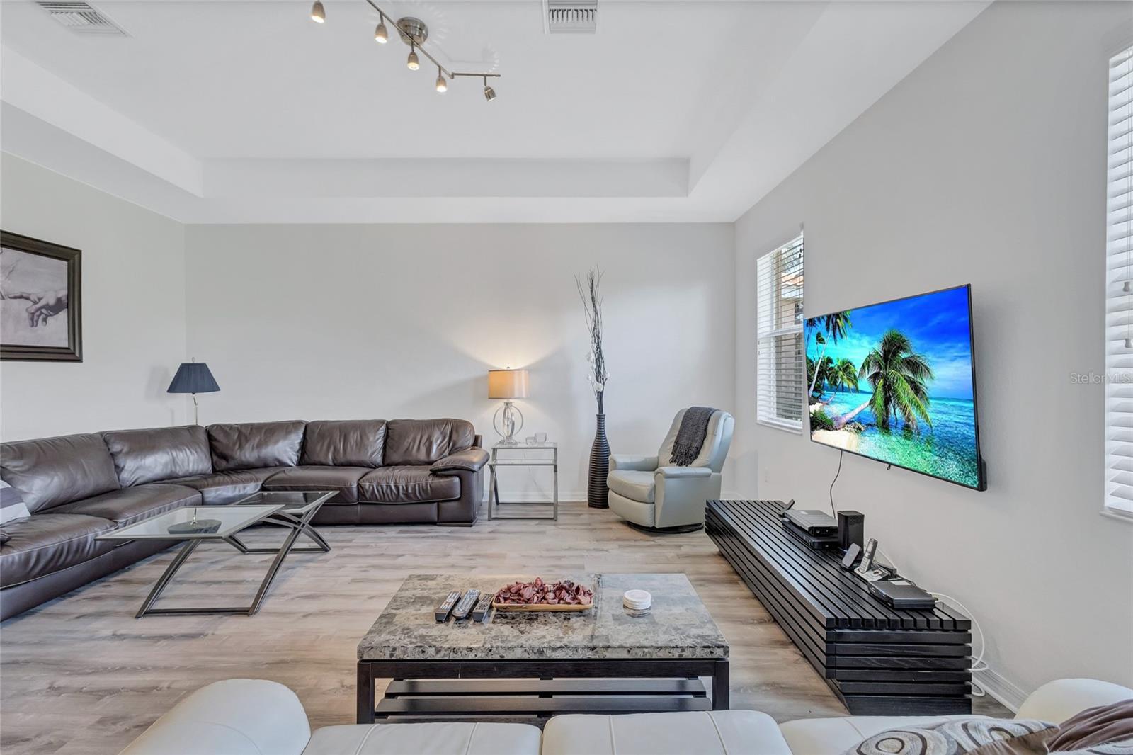 Image 7 of 68 For 9019 Heritage Sound Drive