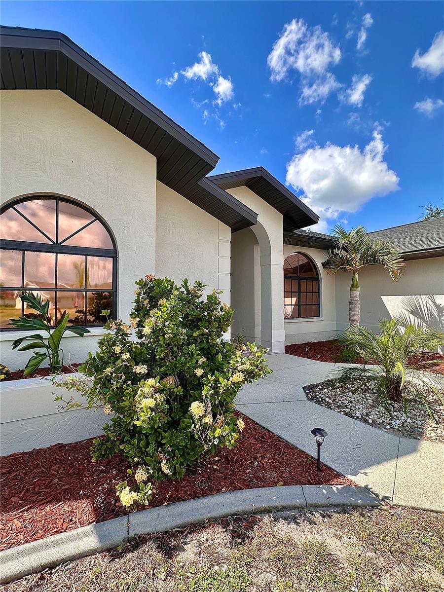 Image 10 of 47 For 1 Clubhouse Road