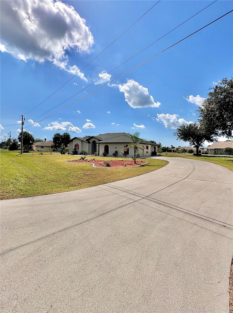 Image 17 of 47 For 1 Clubhouse Road