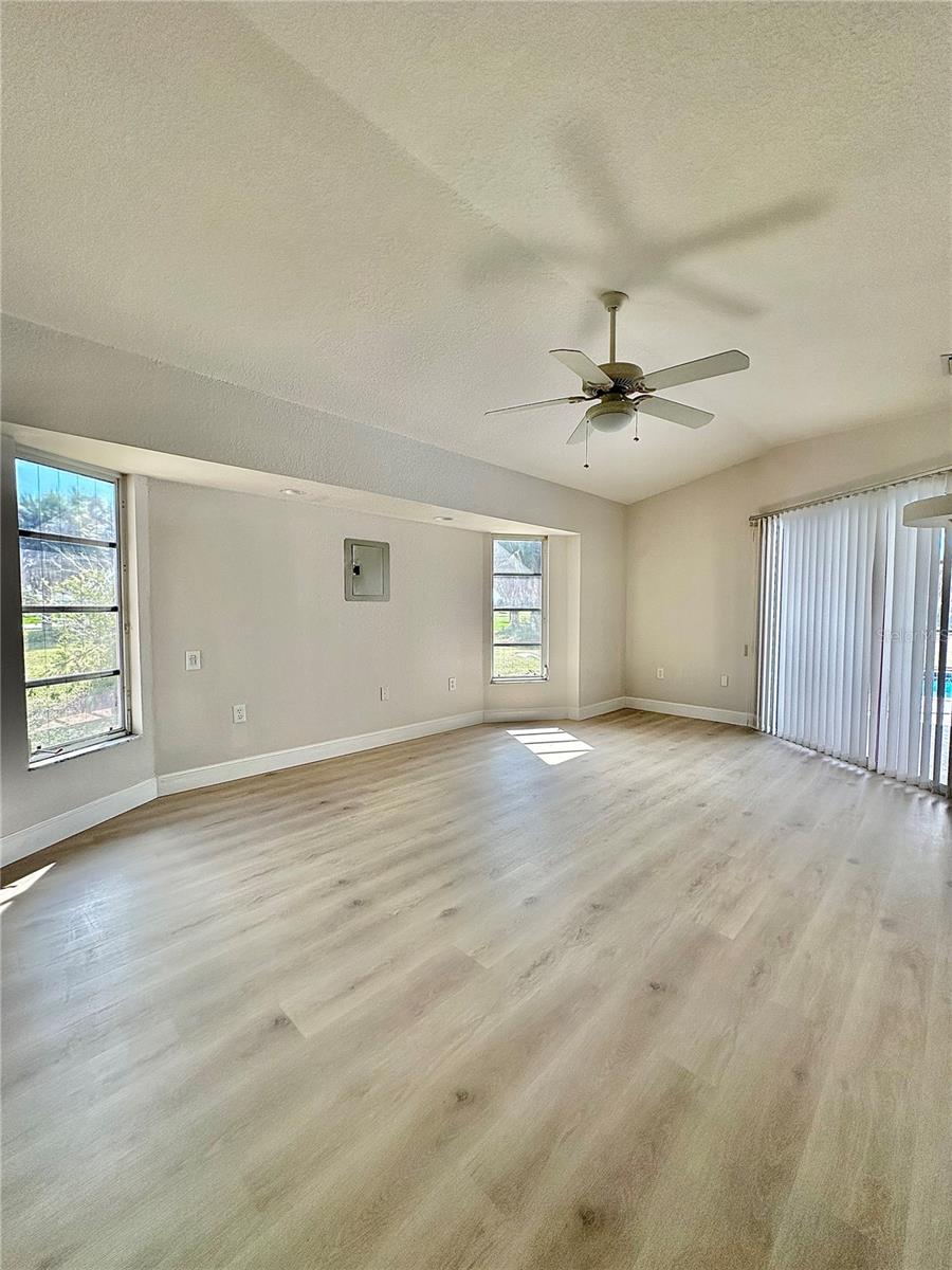 Image 34 of 47 For 1 Clubhouse Road