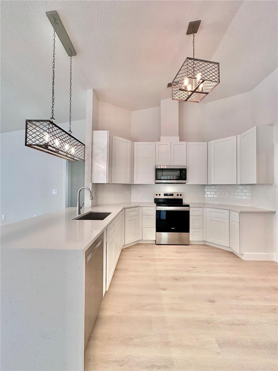 Image 41 of 47 For 1 Clubhouse Road