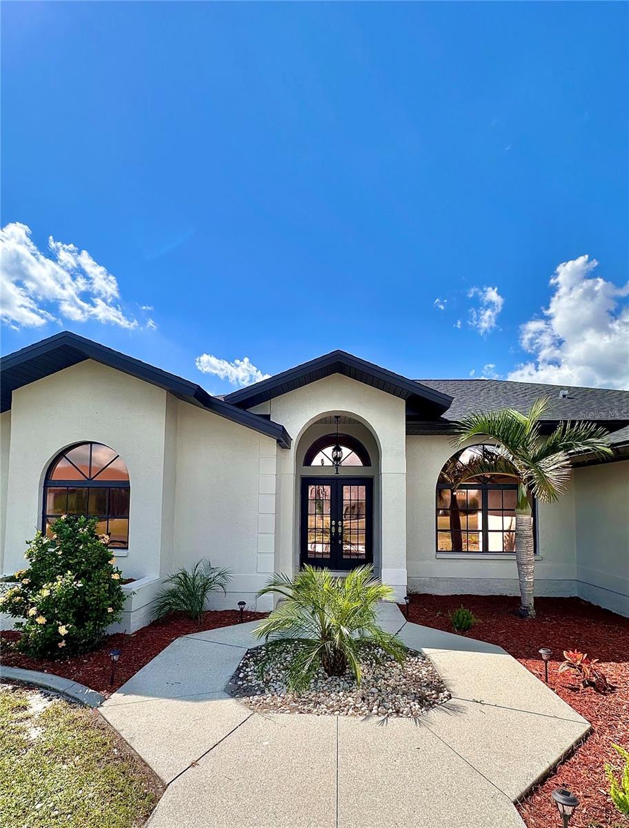 Image 6 of 47 For 1 Clubhouse Road