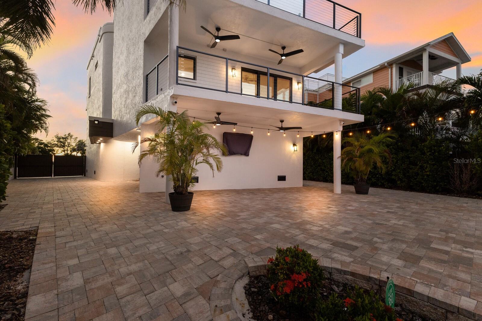 Image 11 of 84 For 201 Harbor Drive