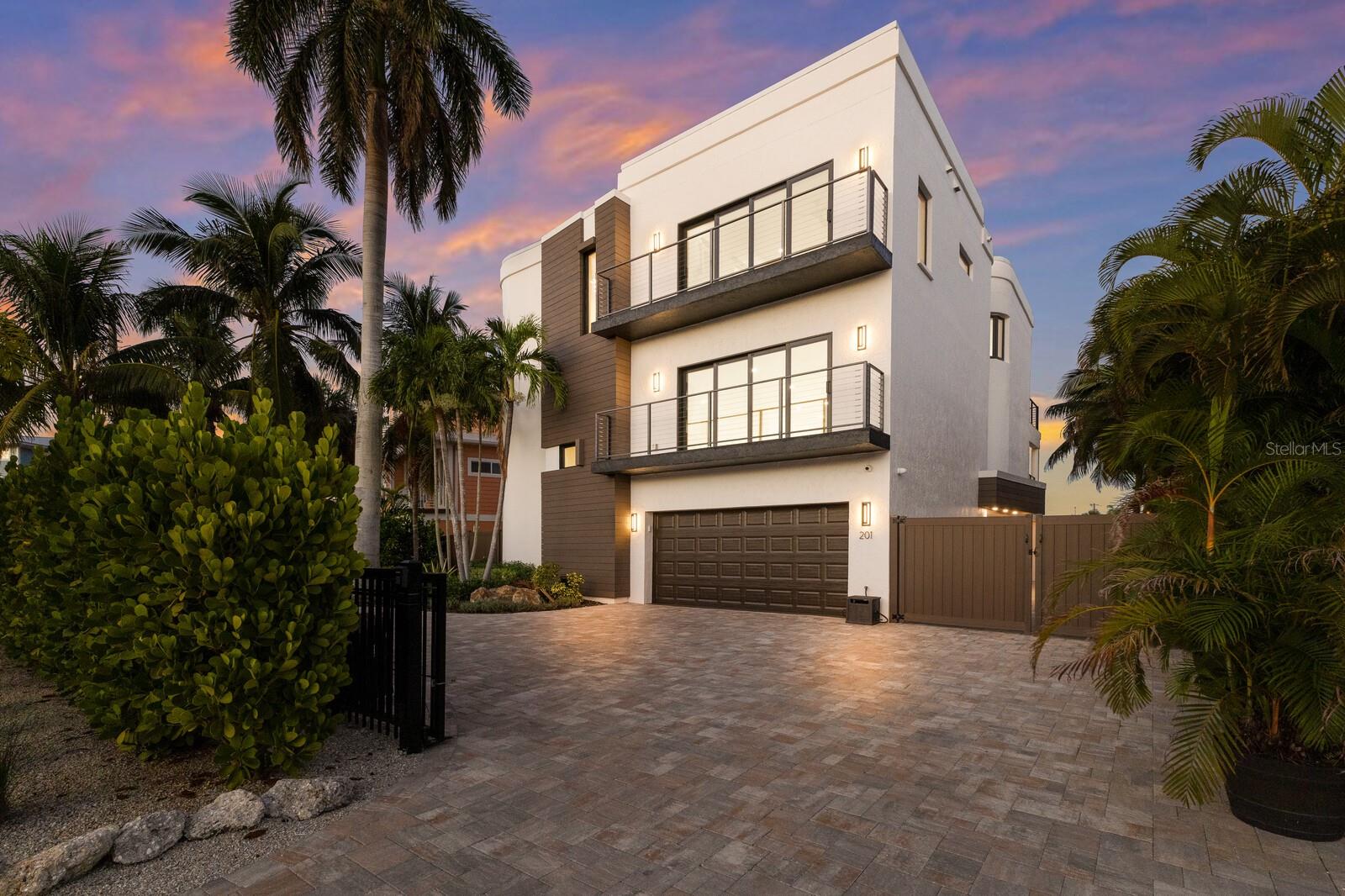 Image 3 of 84 For 201 Harbor Drive