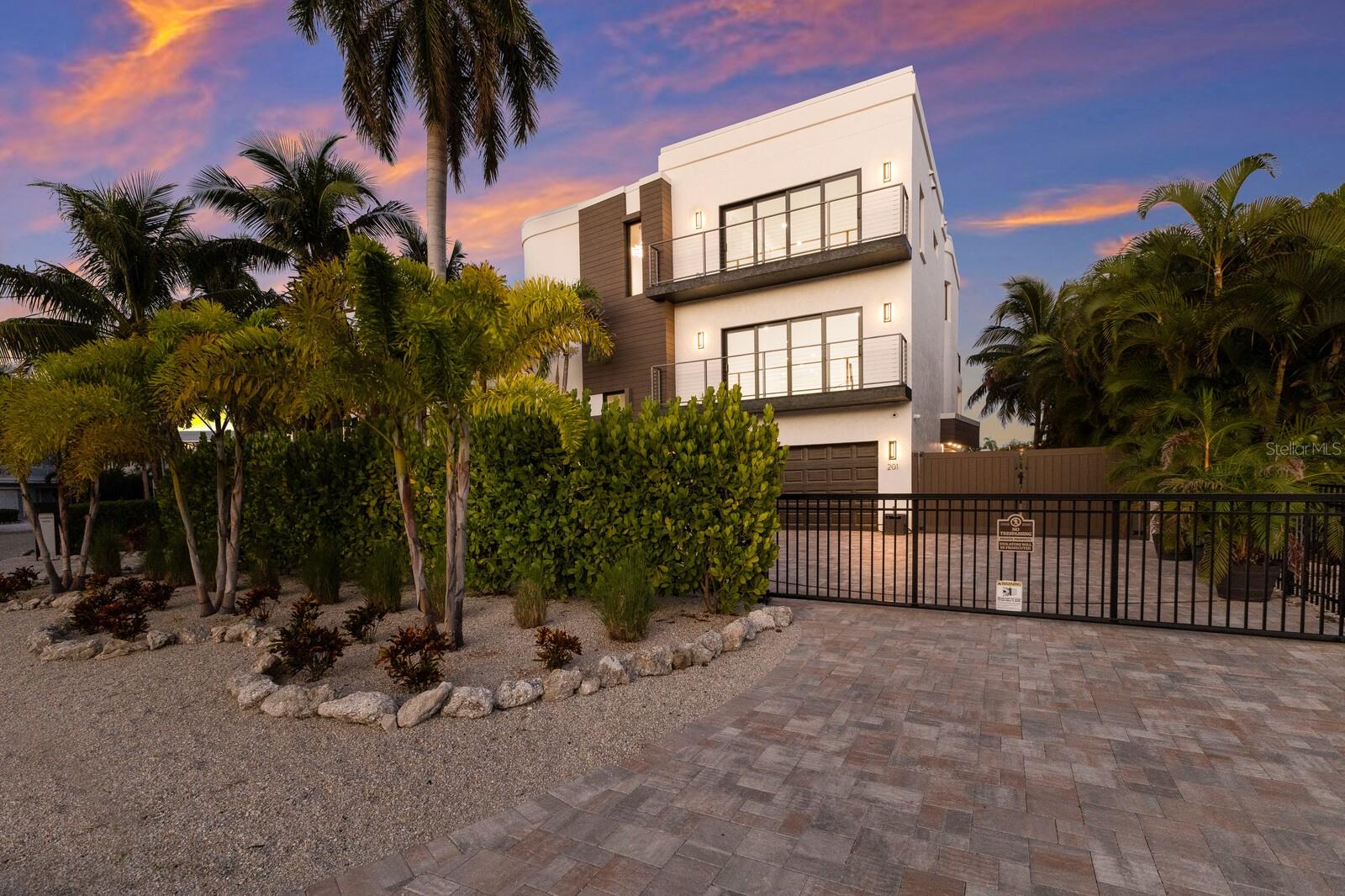 Image 5 of 84 For 201 Harbor Drive