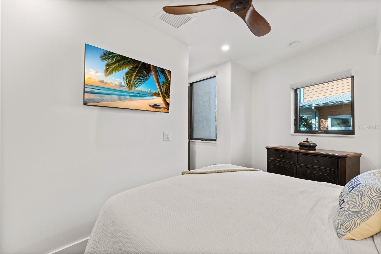 Image 52 of 84 For 201 Harbor Drive