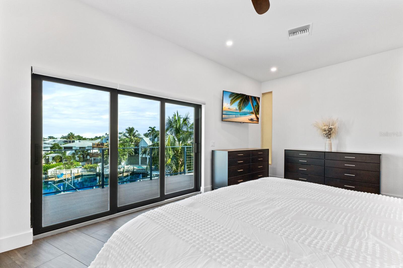 Image 61 of 84 For 201 Harbor Drive