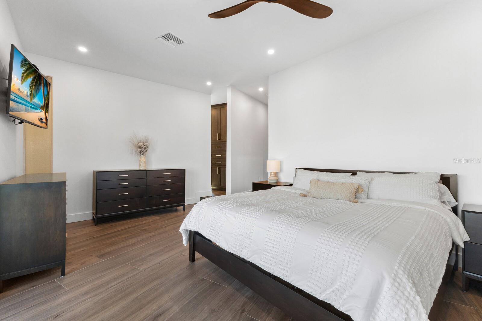 Image 62 of 84 For 201 Harbor Drive