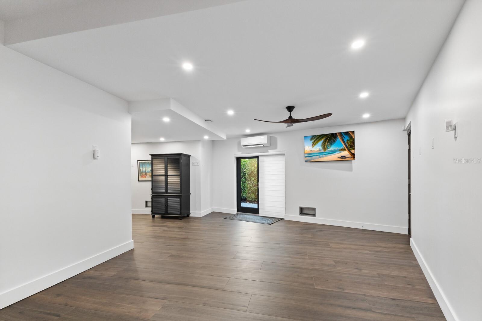 Image 70 of 84 For 201 Harbor Drive