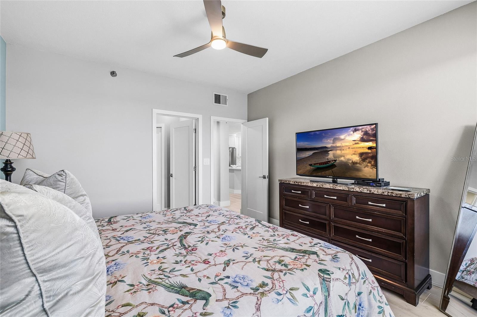 Image 21 of 55 For 8001 Sailboat Key Boulevard S 305