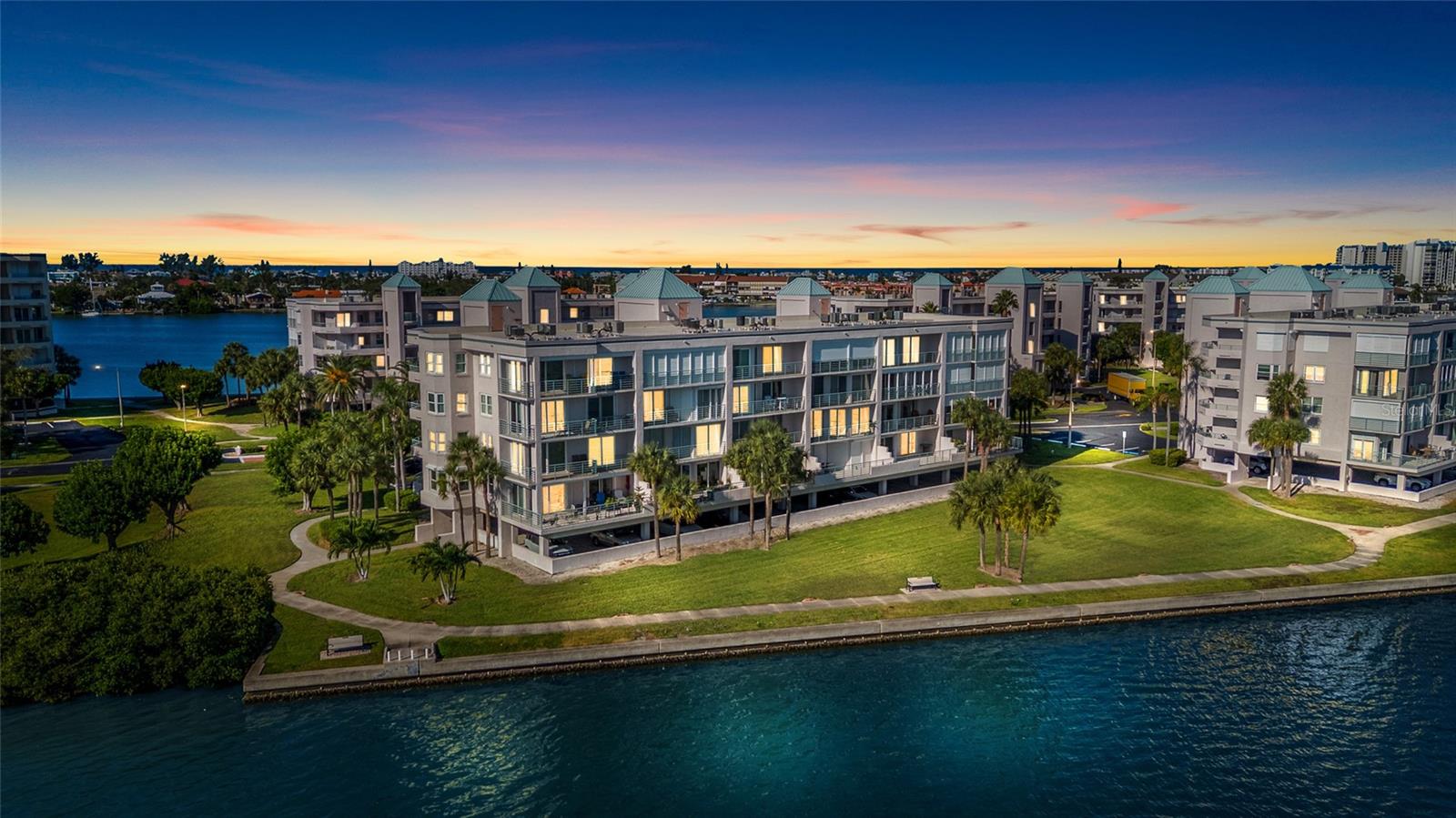 Image 3 of 55 For 8001 Sailboat Key Boulevard S 305