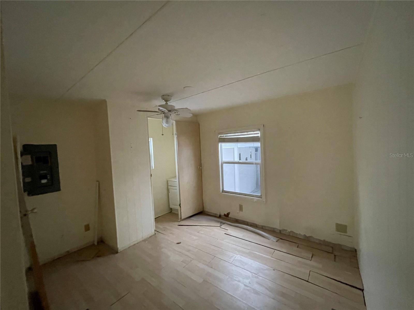 Image 20 of 24 For 68 Twin Shores Boulevard