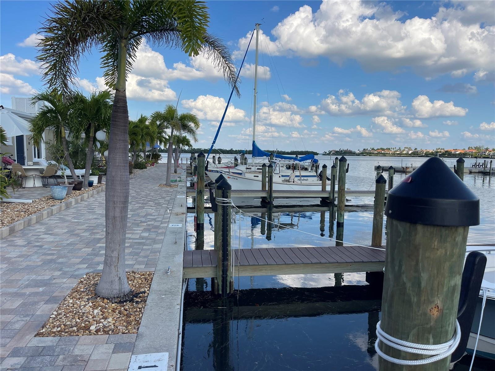 Image 6 of 24 For 68 Twin Shores Boulevard