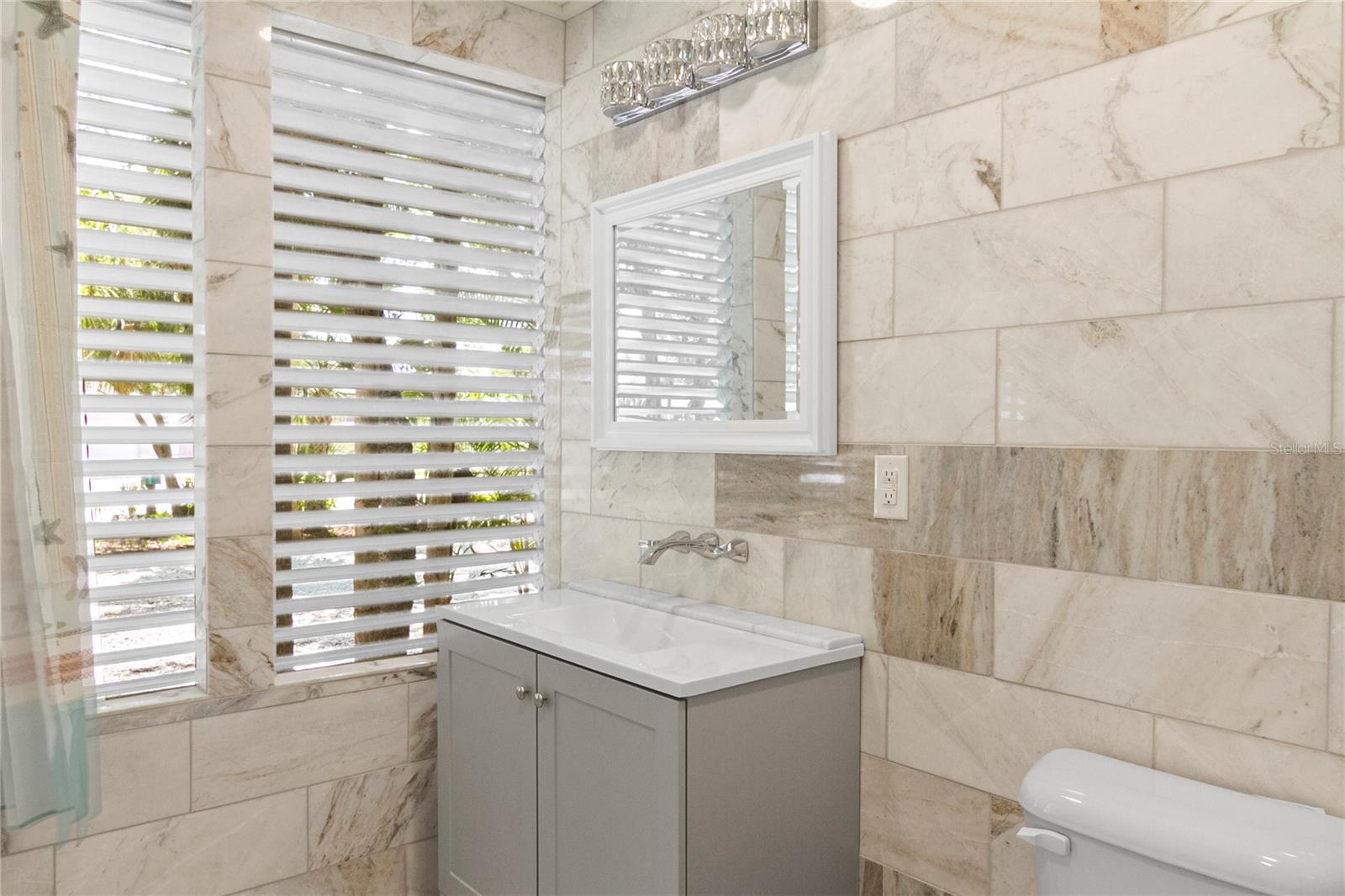 Image 12 of 43 For 919 Conrad Avenue