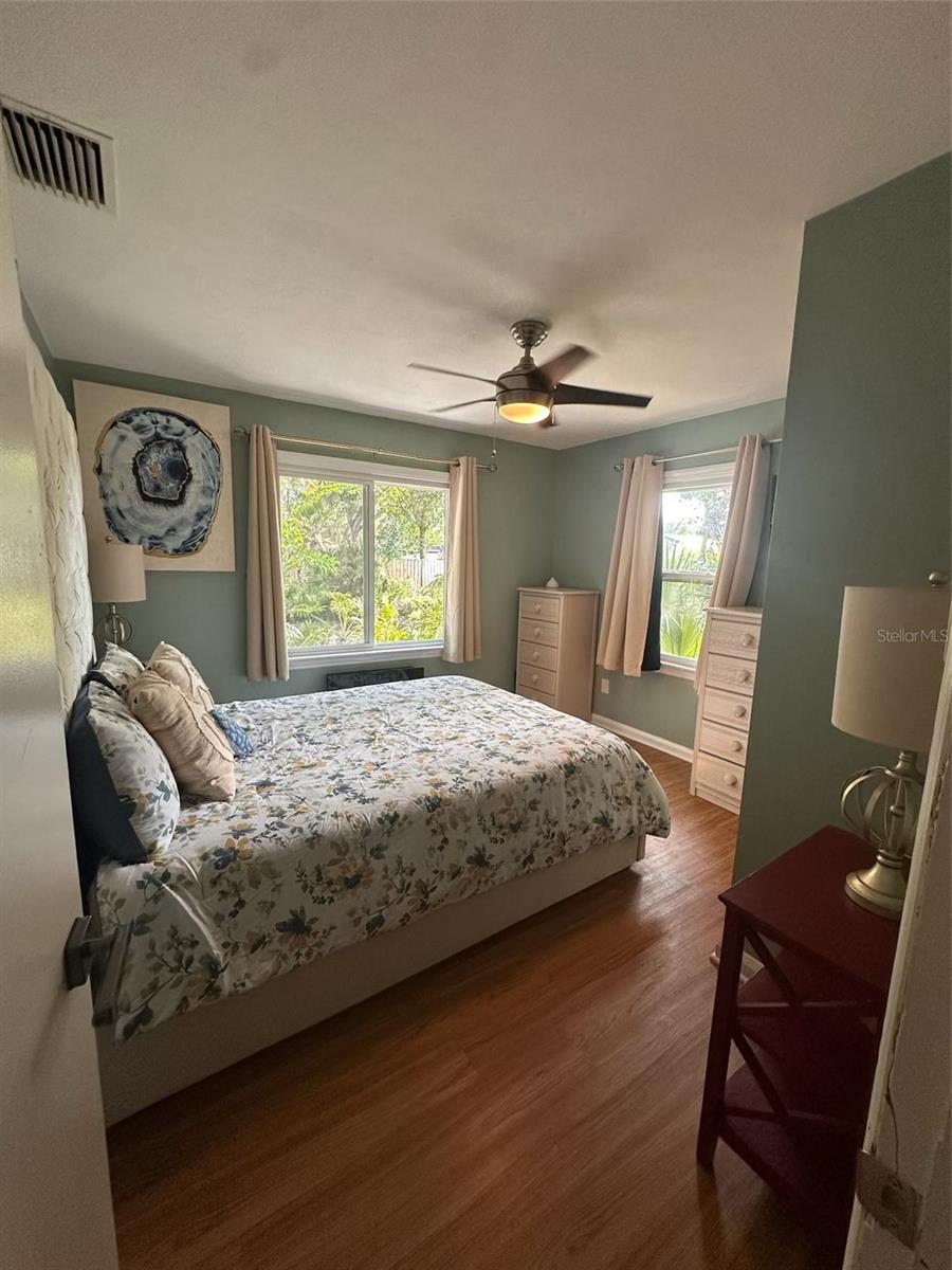 Image 18 of 43 For 919 Conrad Avenue