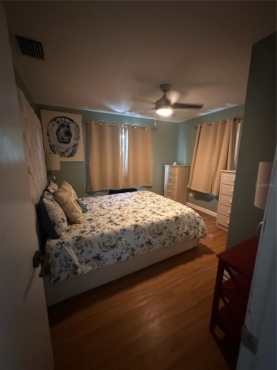 Image 21 of 43 For 919 Conrad Avenue