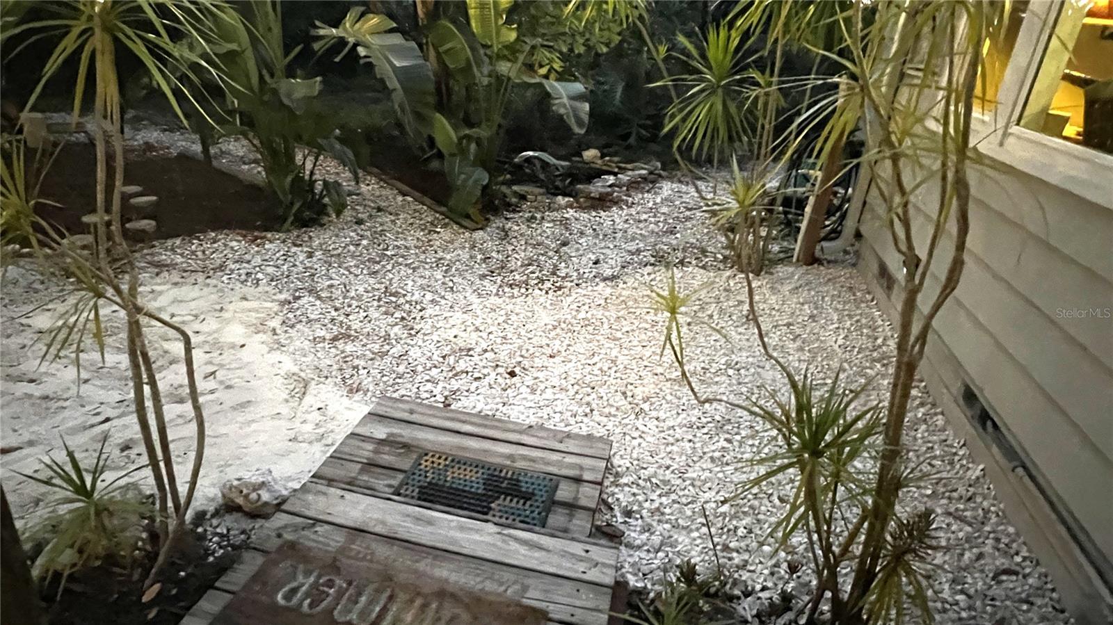 Image 25 of 43 For 919 Conrad Avenue