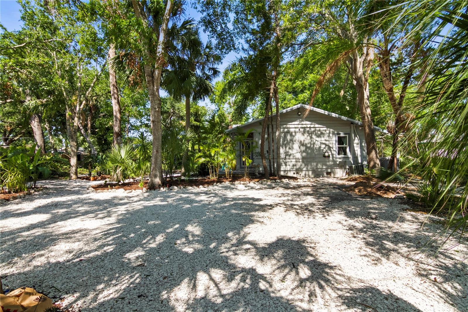 Image 26 of 43 For 919 Conrad Avenue