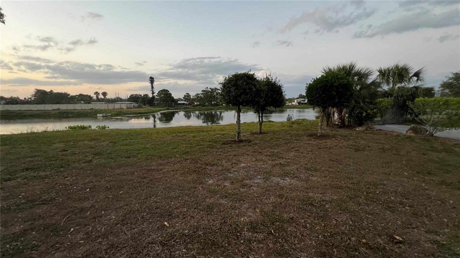 Image 28 of 43 For 919 Conrad Avenue