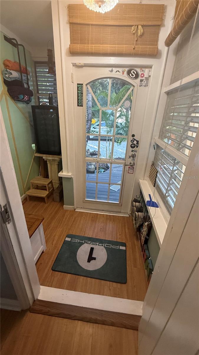 Image 7 of 43 For 919 Conrad Avenue