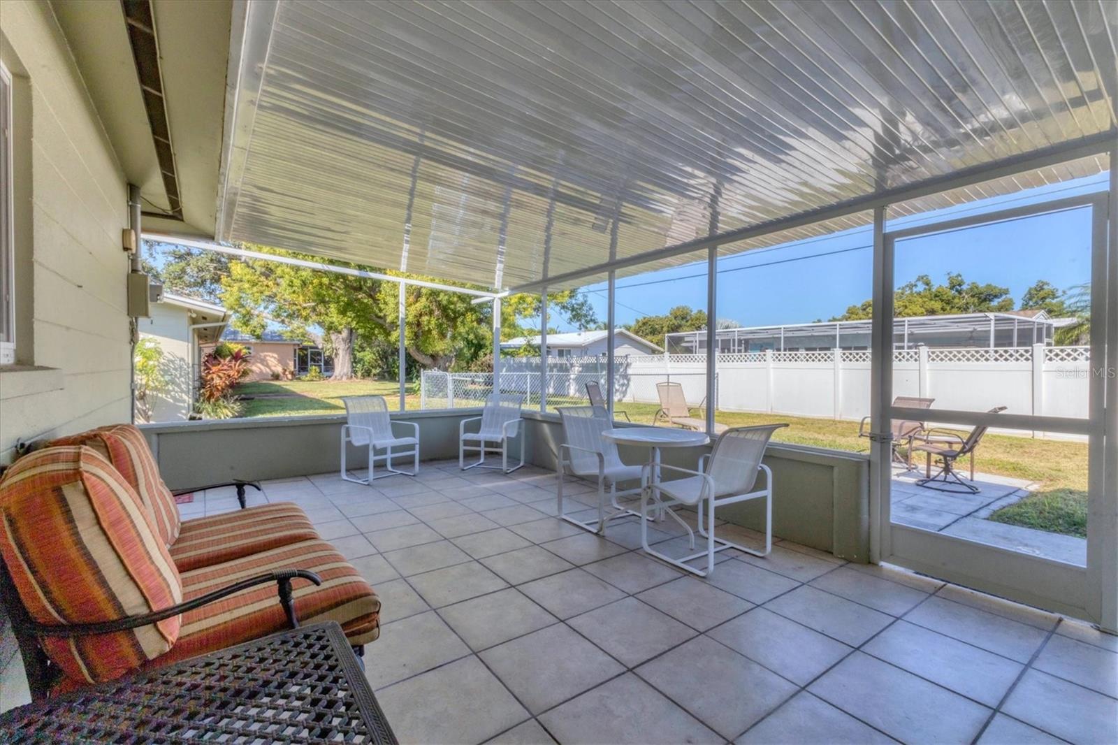 Image 23 of 27 For 6824 Roxbury Drive