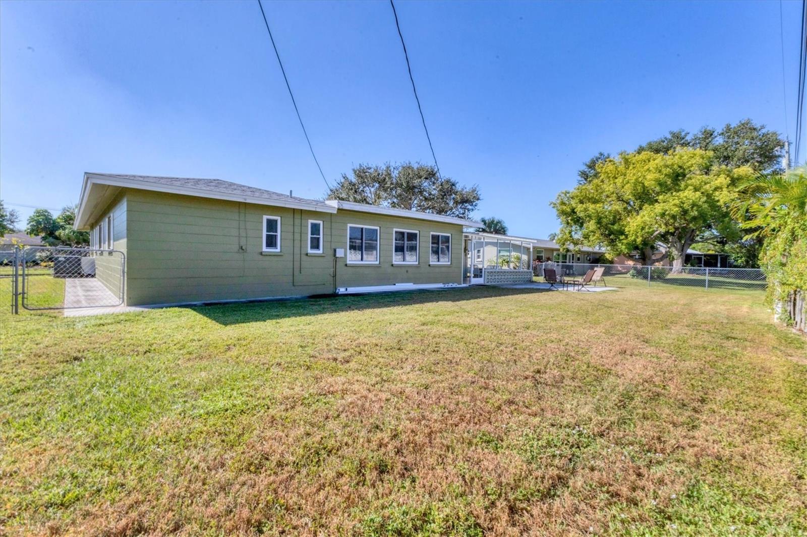 Image 26 of 27 For 6824 Roxbury Drive