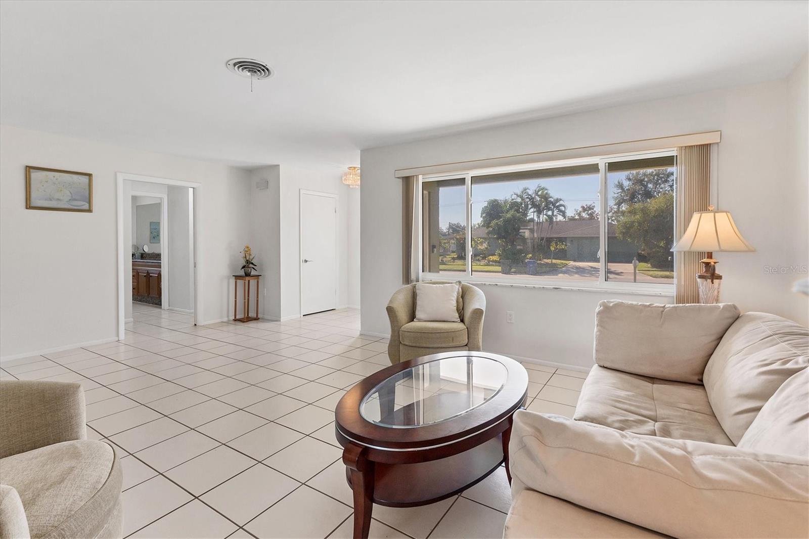 Image 4 of 27 For 6824 Roxbury Drive